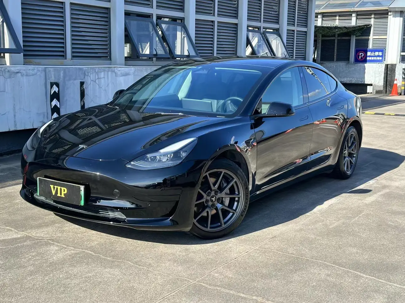 Tesla Model 3  из Китая