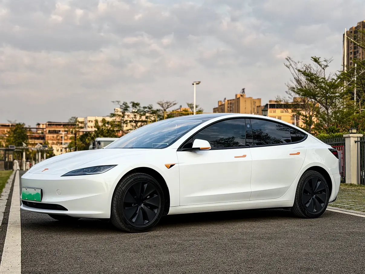 Tesla Model 3  из Китая