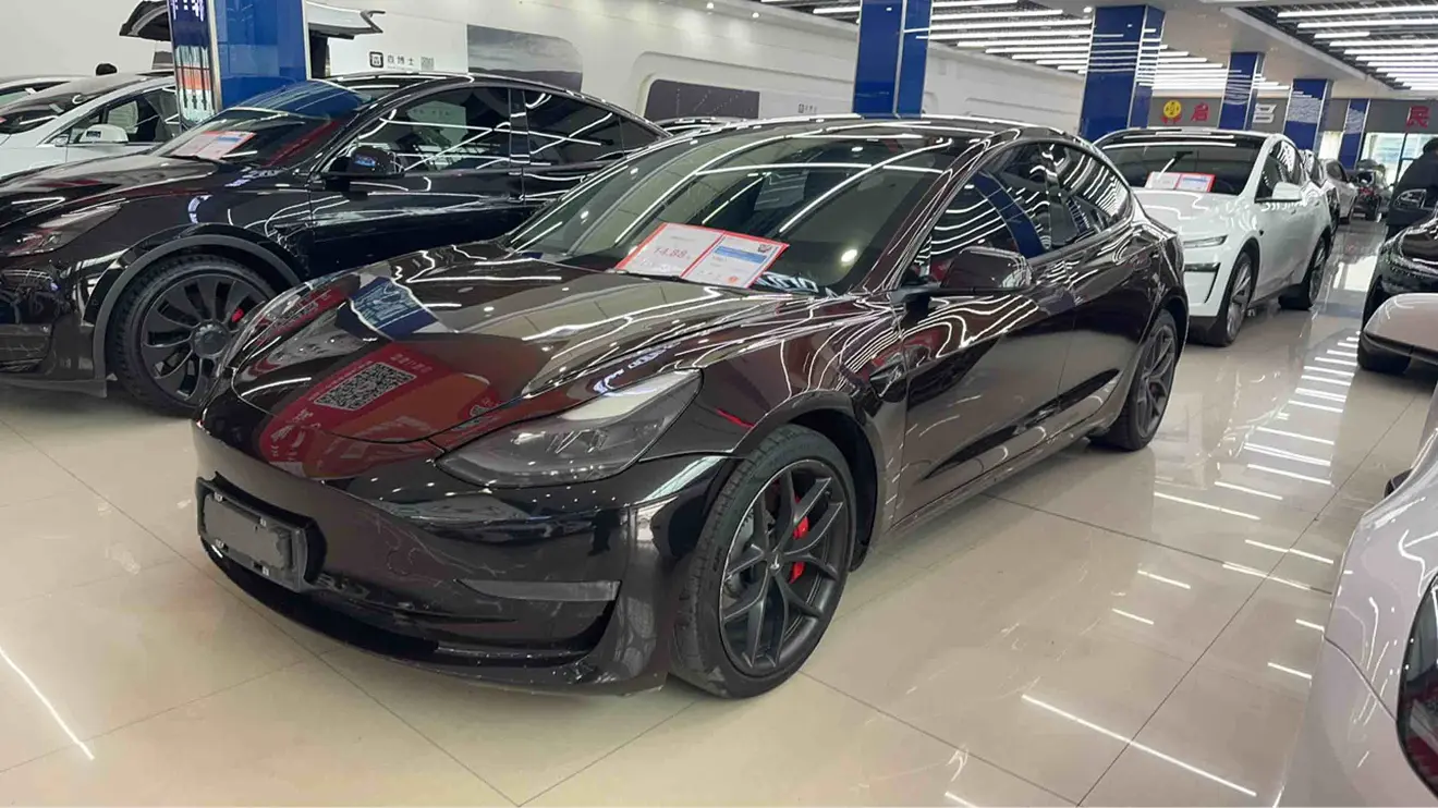Tesla Model 3  из Китая