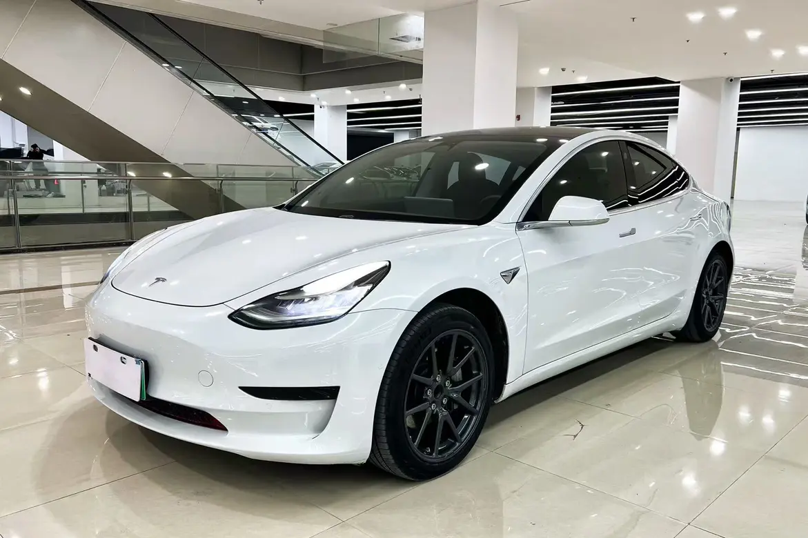 Tesla Model 3  из Китая