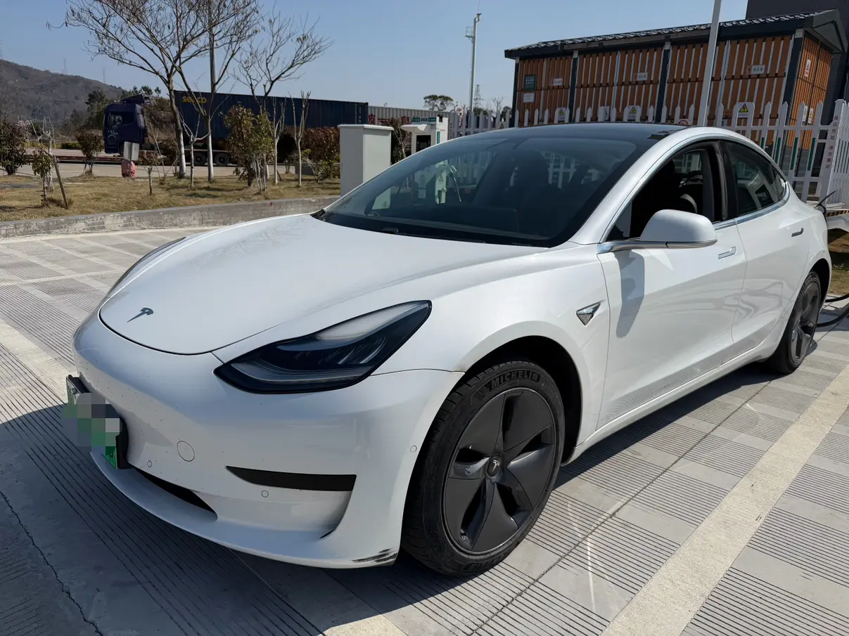 Tesla Model 3  из Китая