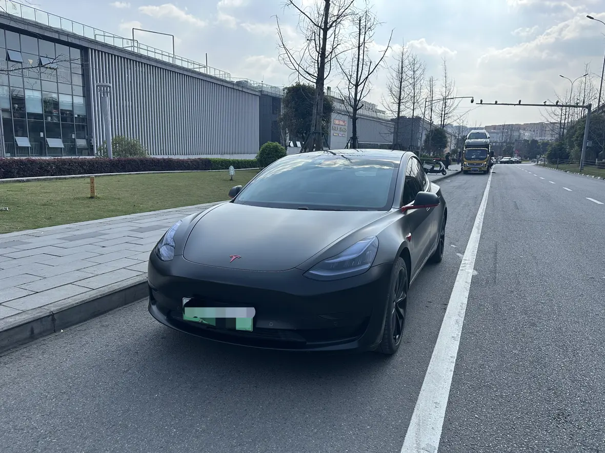Tesla Model 3  из Китая