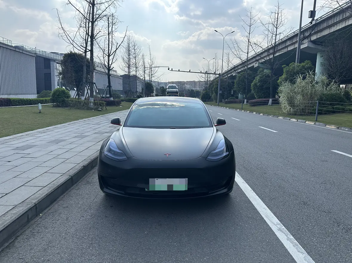 Tesla Model 3  из Китая