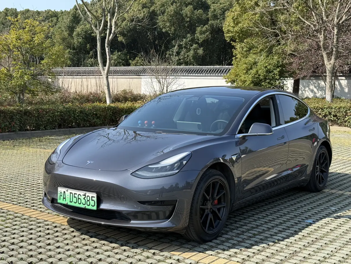 Tesla Model 3  из Китая