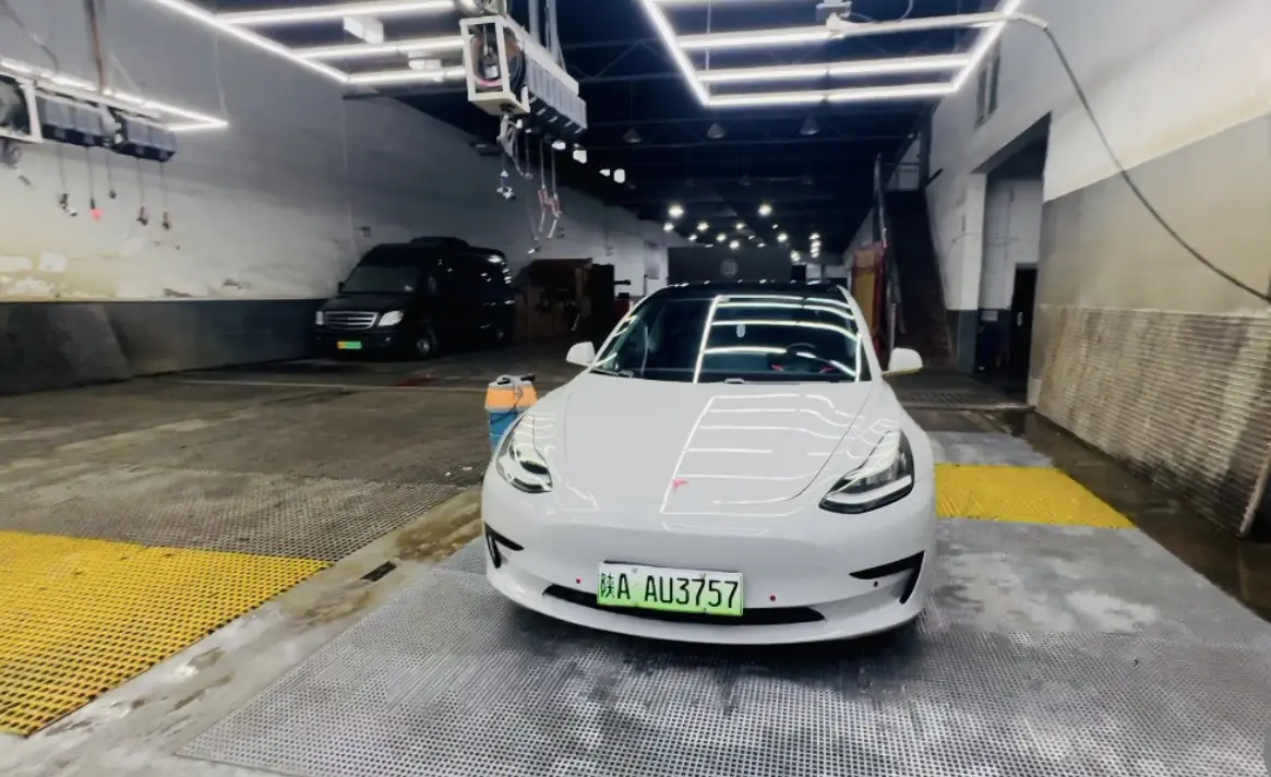 Tesla Model 3  из Китая