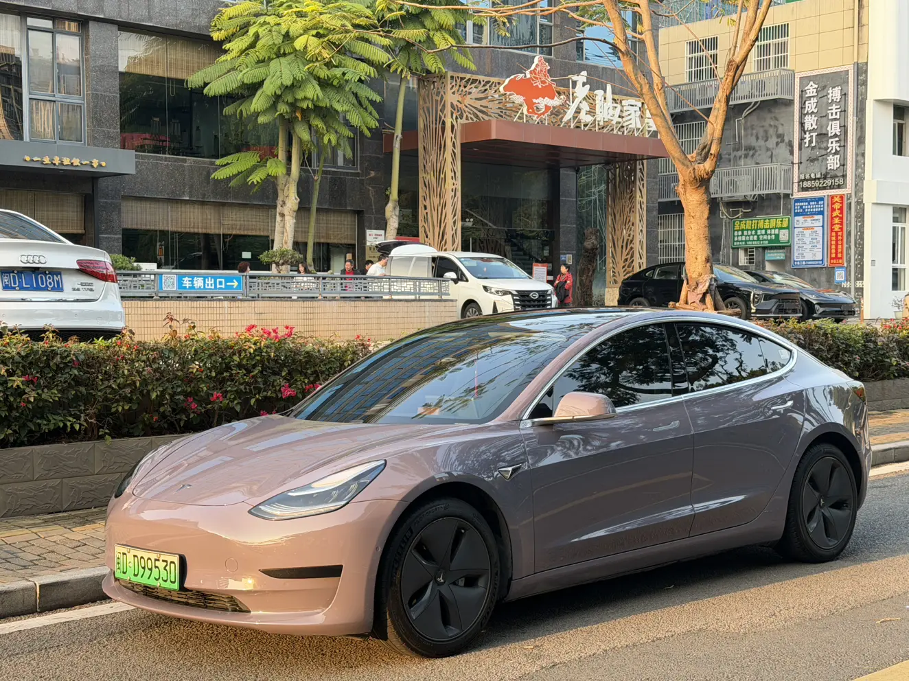 Tesla Model 3  из Китая