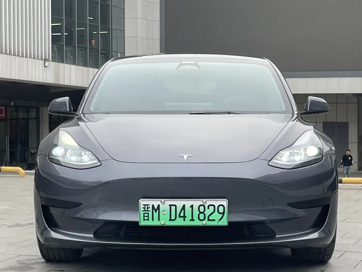 Tesla Model 3  из Китая