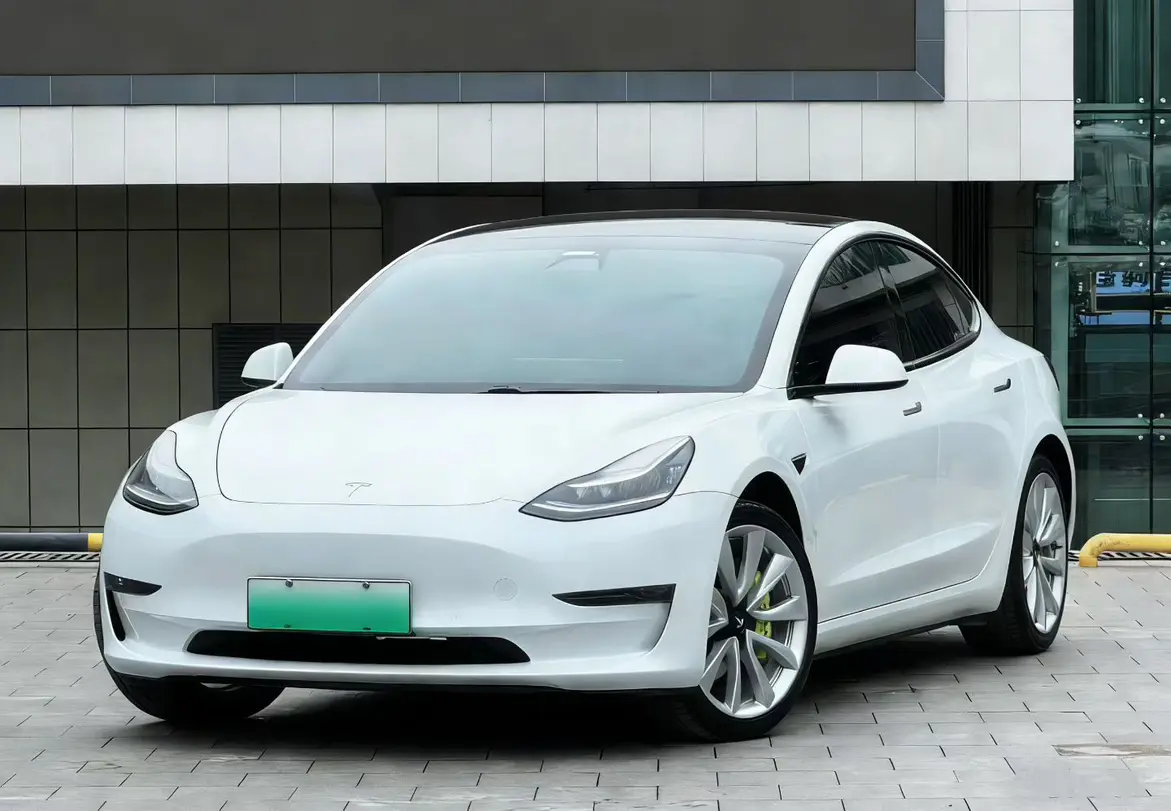 Tesla Model 3  из Китая