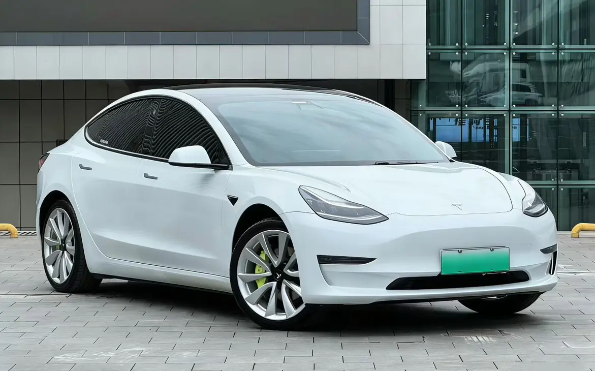 Tesla Model 3  из Китая