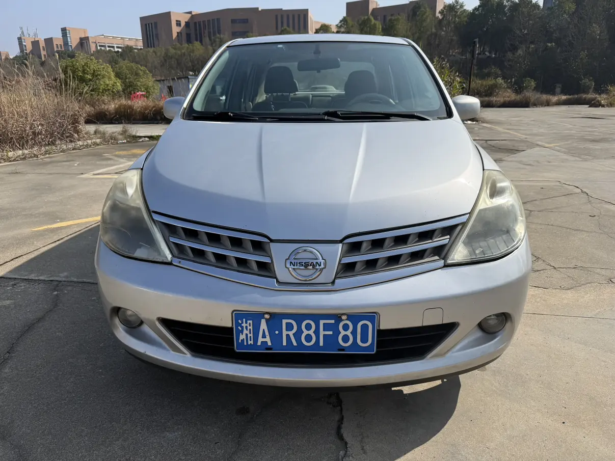 Nissan Tiida  из Китая