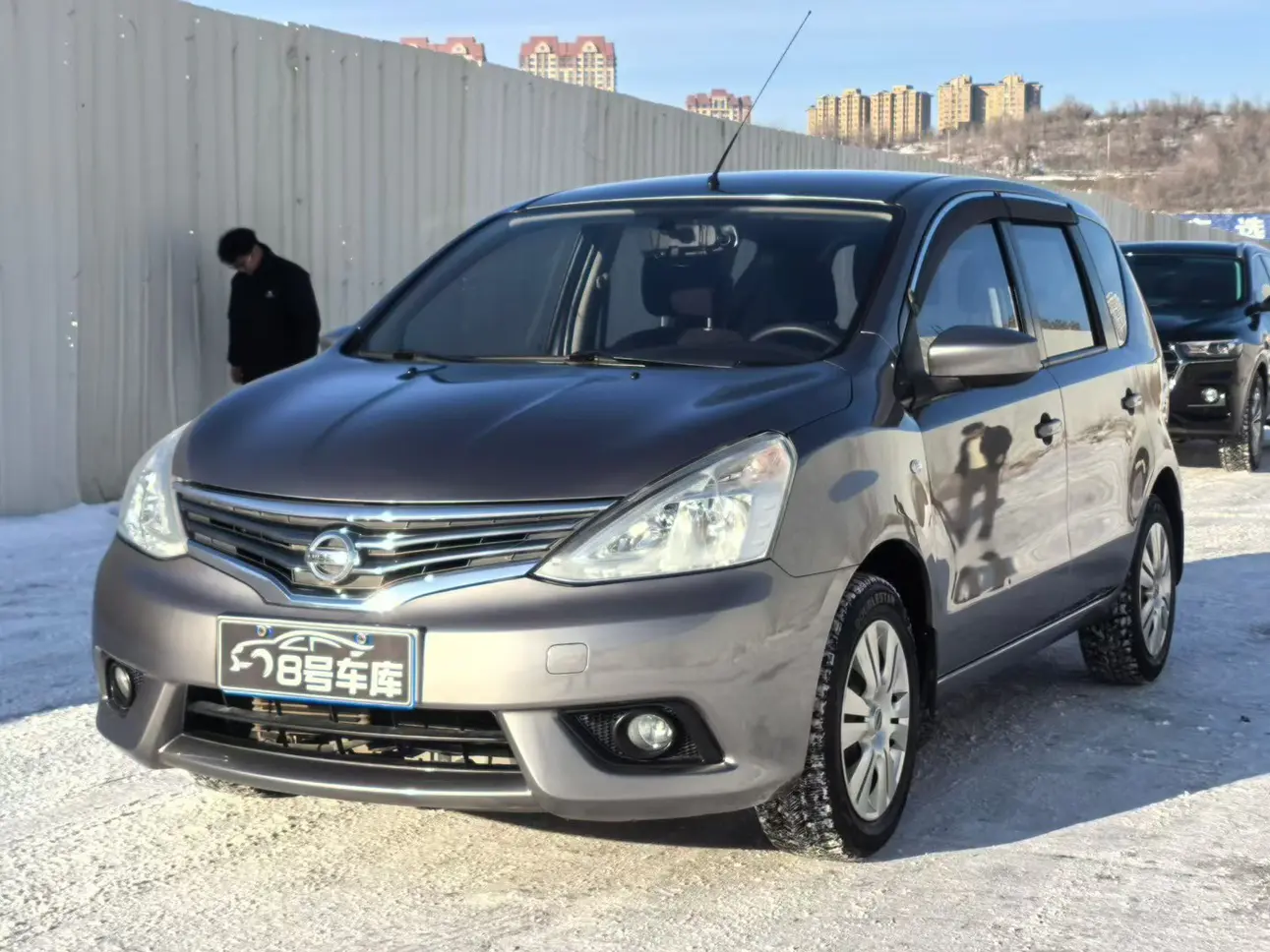 Nissan Li Wei  из Китая