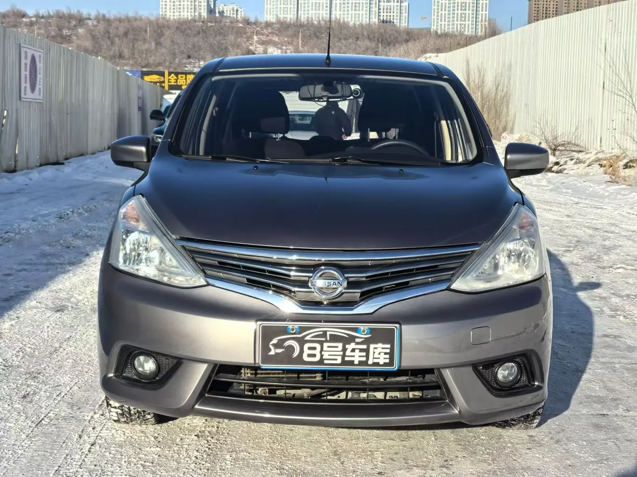 Nissan Li Wei  из Китая