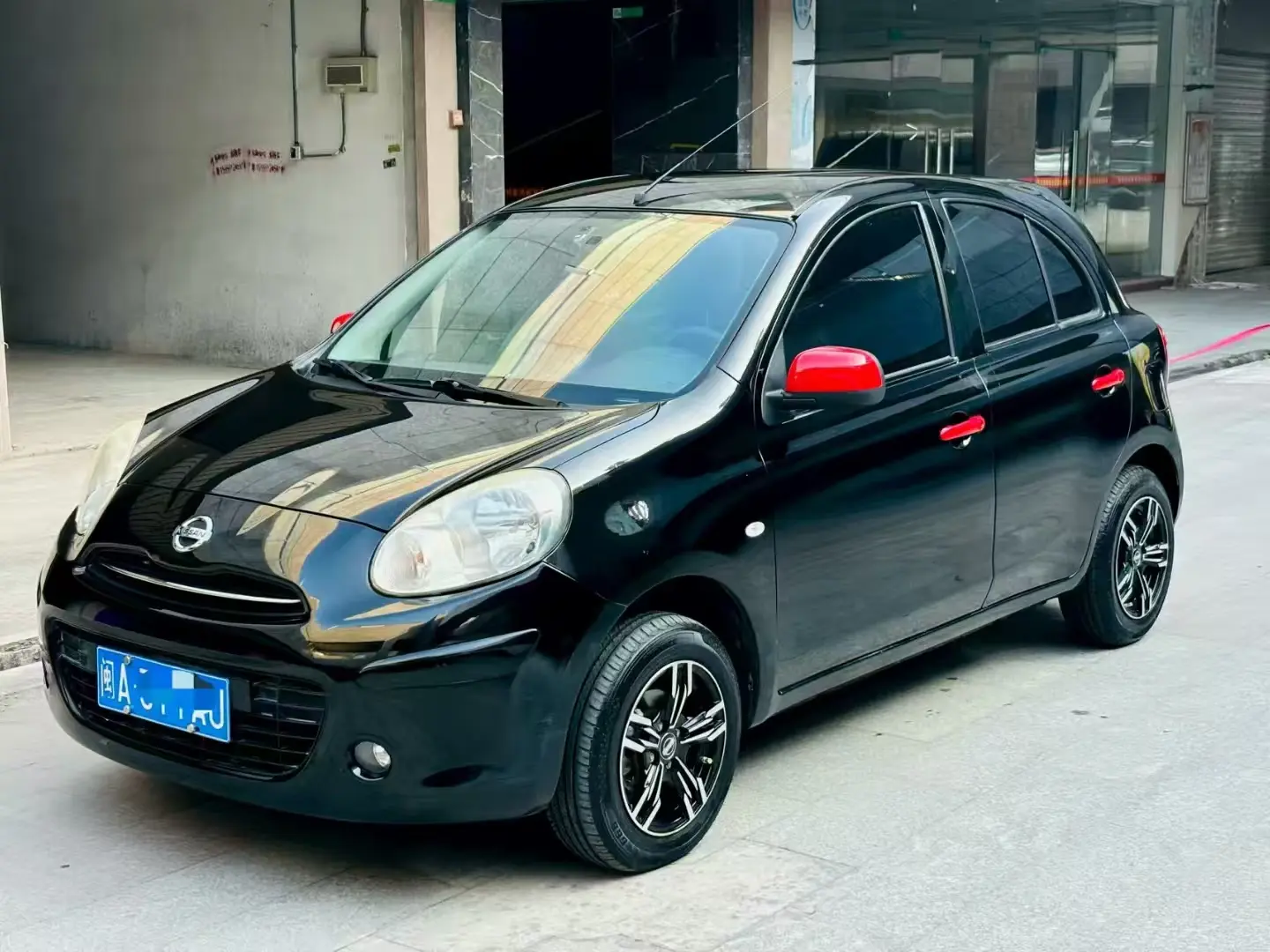 Nissan March  из Китая