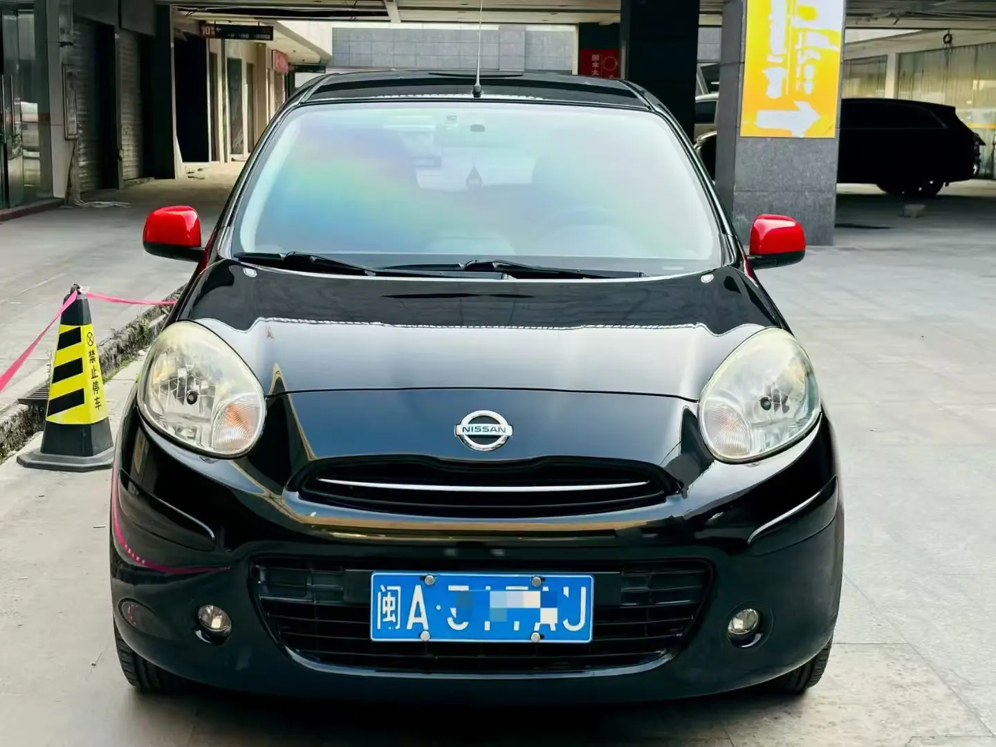 Nissan March  из Китая