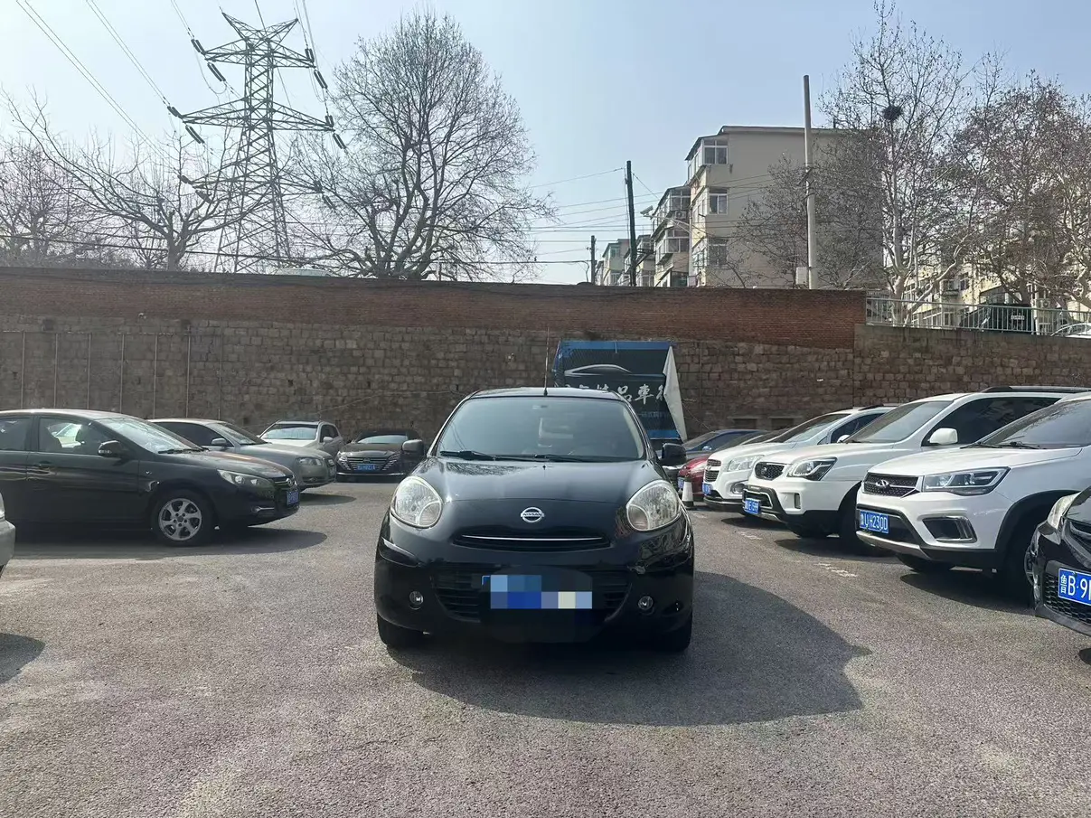 Nissan March  из Китая