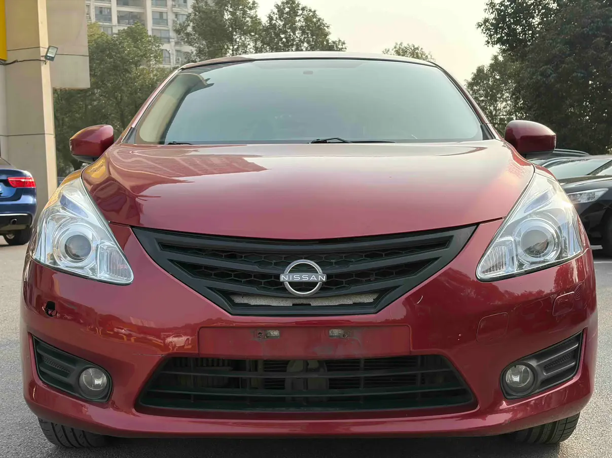Nissan Tiida  из Китая