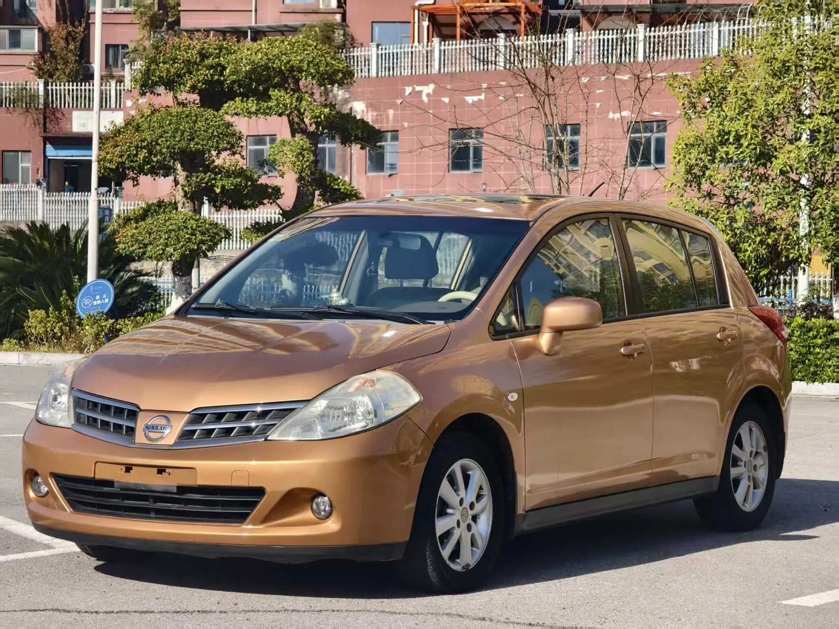 Nissan Tiida  из Китая