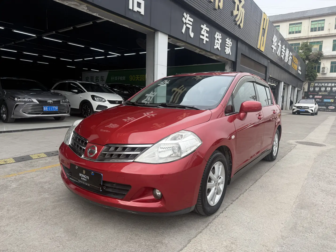 Nissan Tiida  из Китая