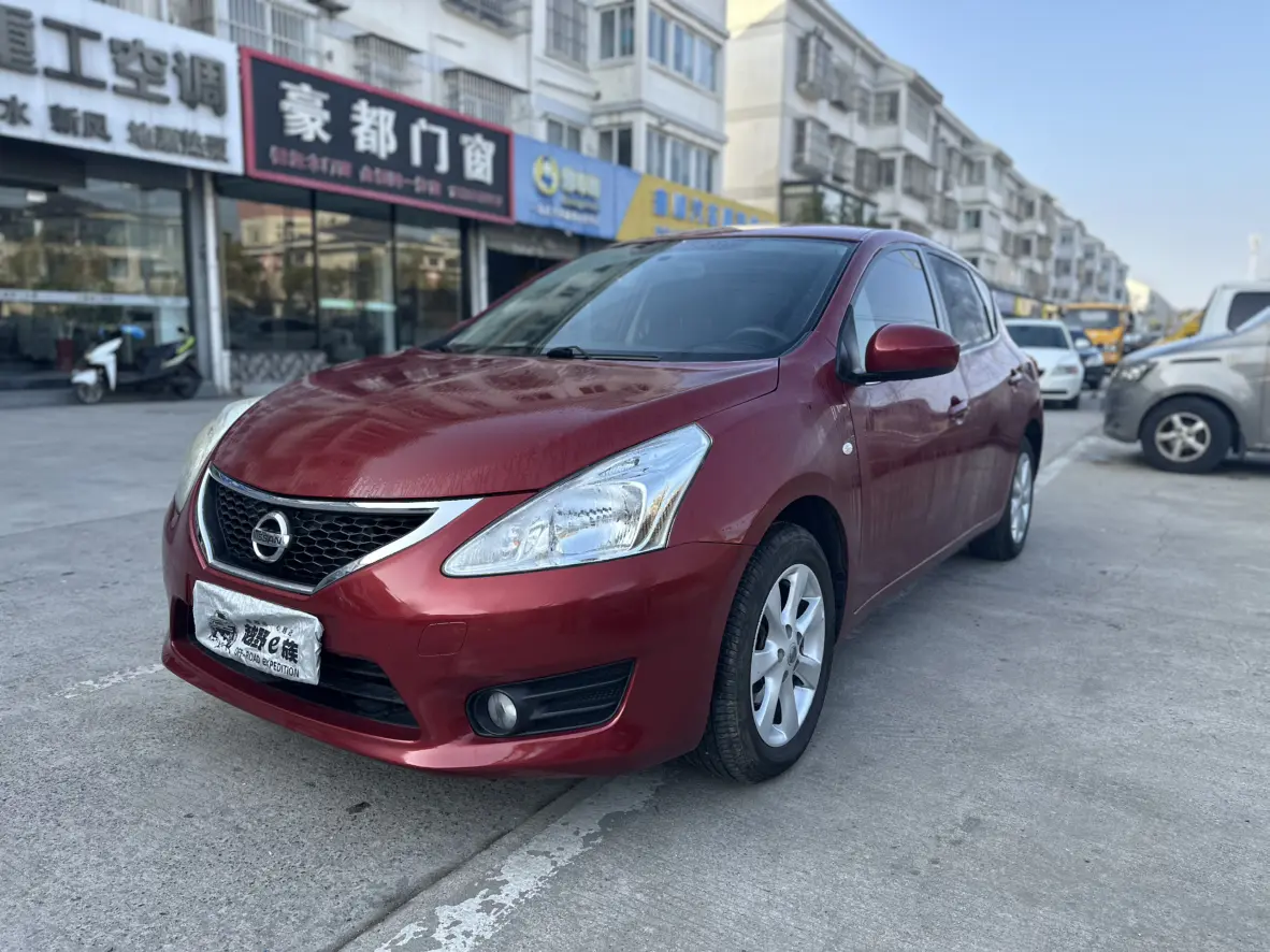 Nissan Tiida