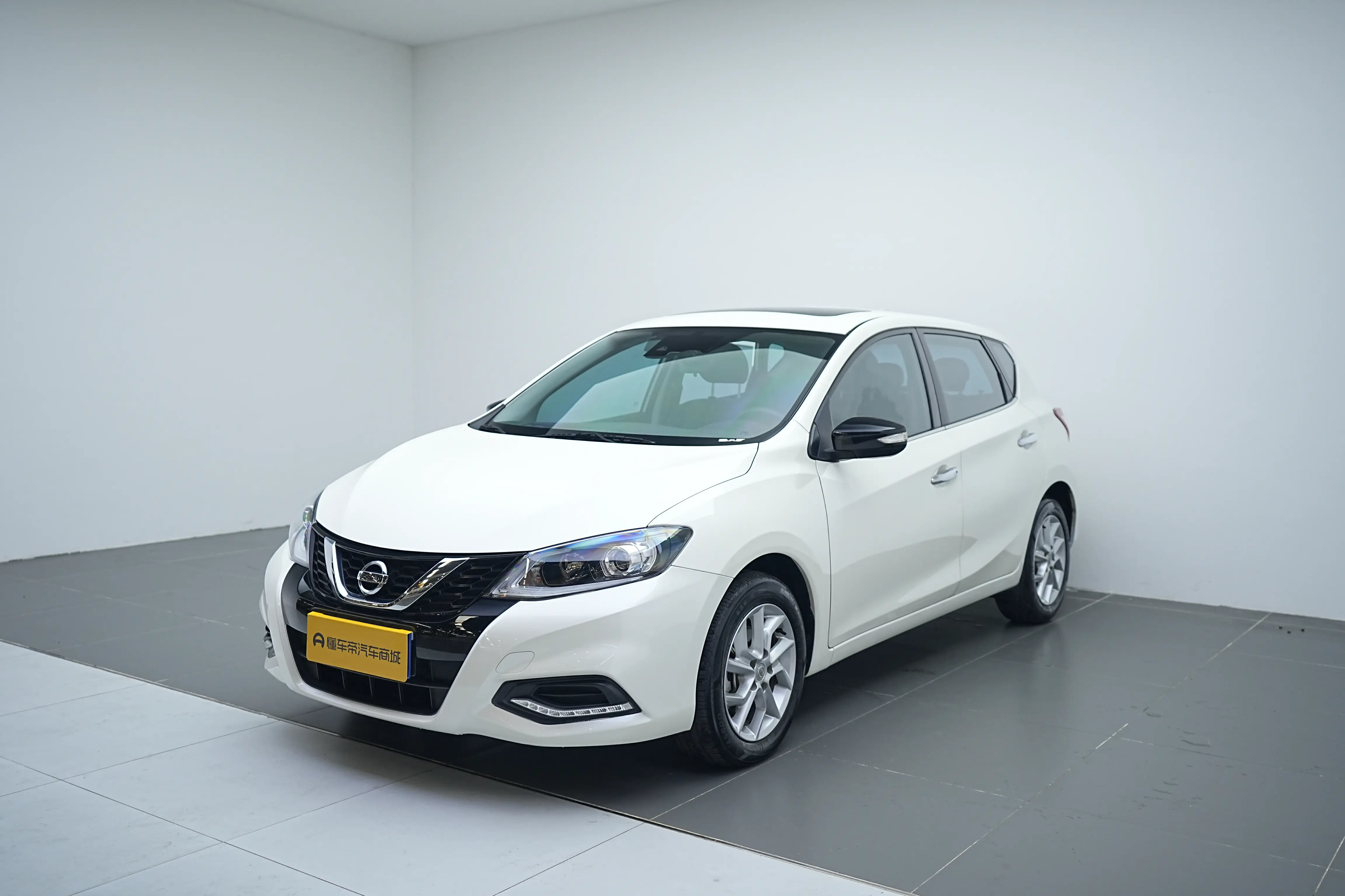 Nissan Tiida  из Китая