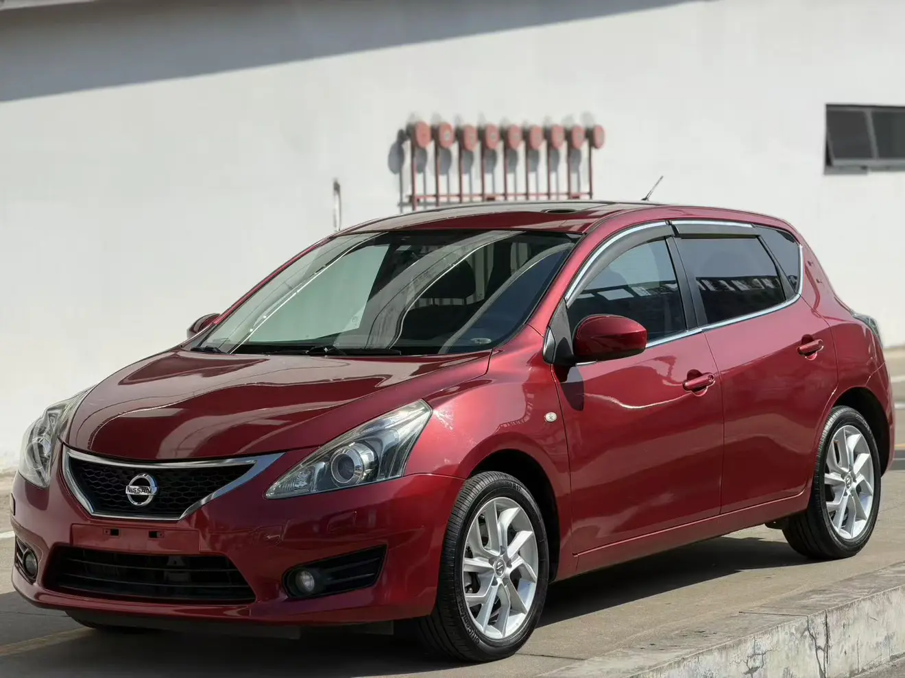 Nissan Tiida  из Китая