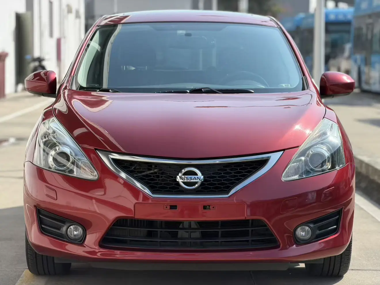 Nissan Tiida  из Китая