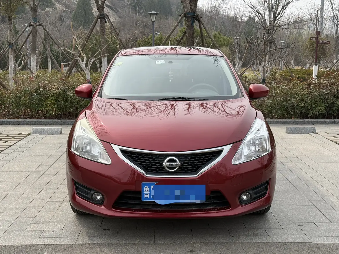 Nissan Tiida  из Китая