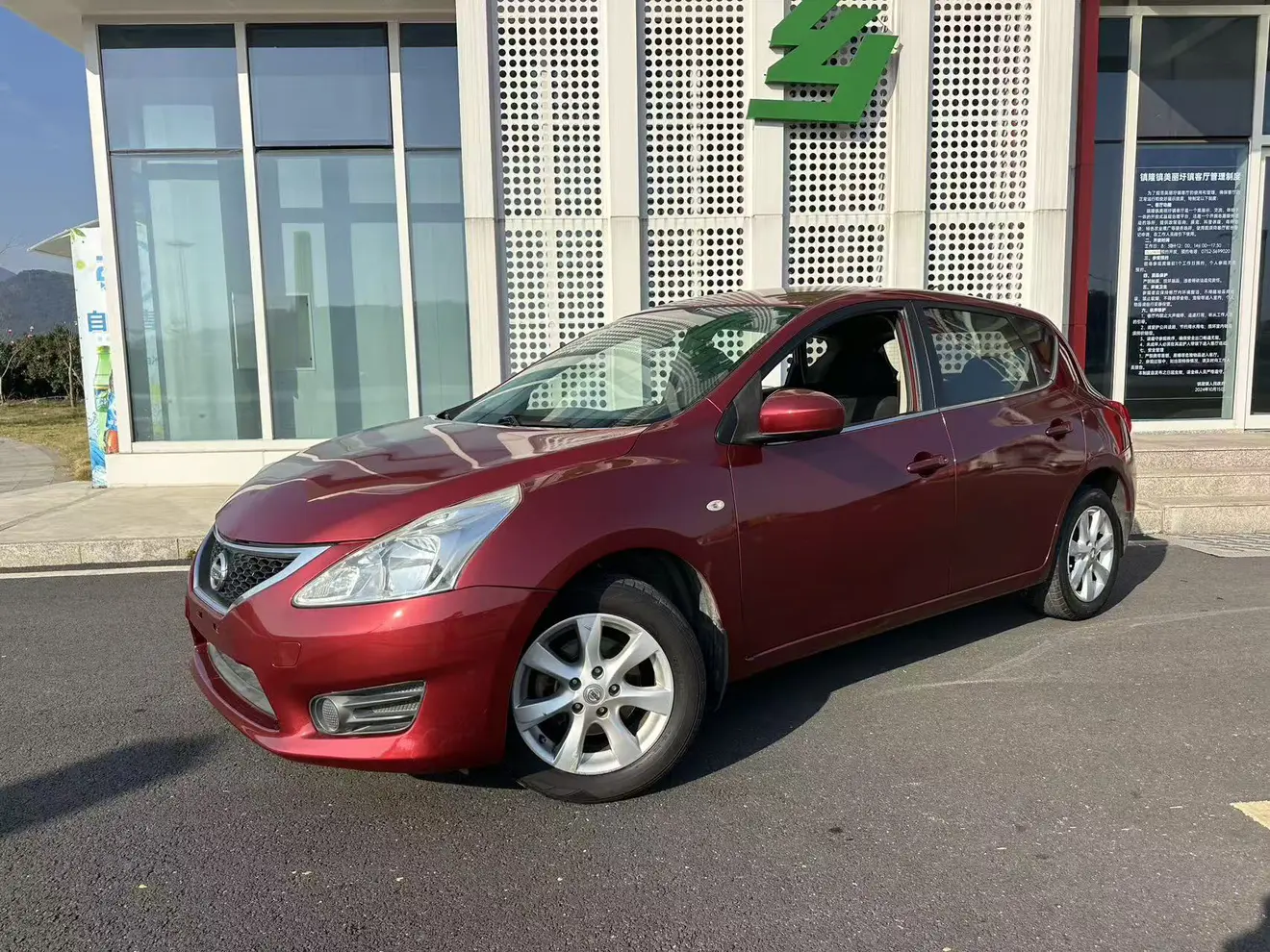 Nissan Tiida  из Китая