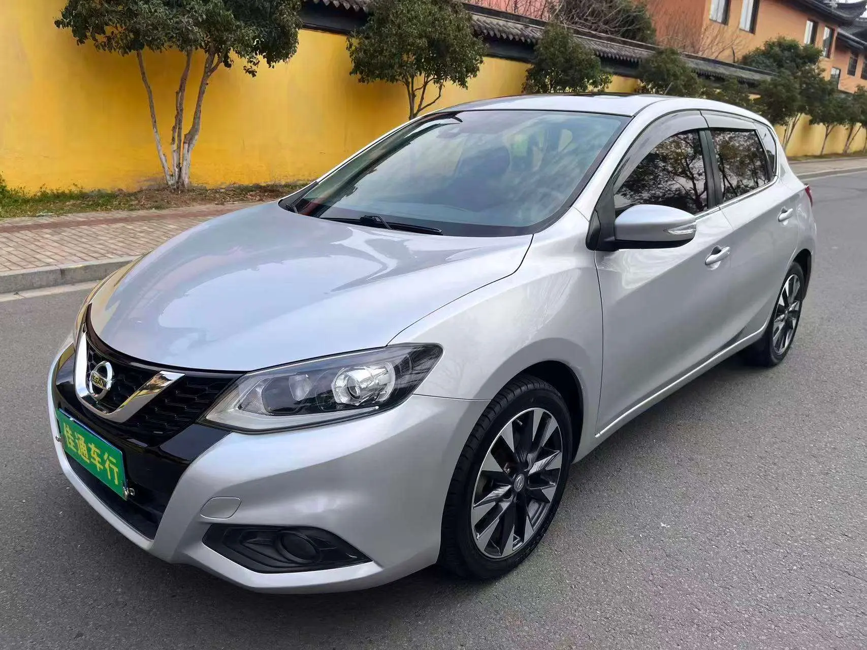 Nissan Tiida  из Китая