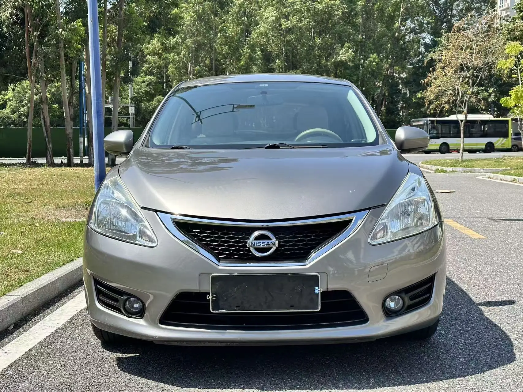 Nissan Tiida  из Китая