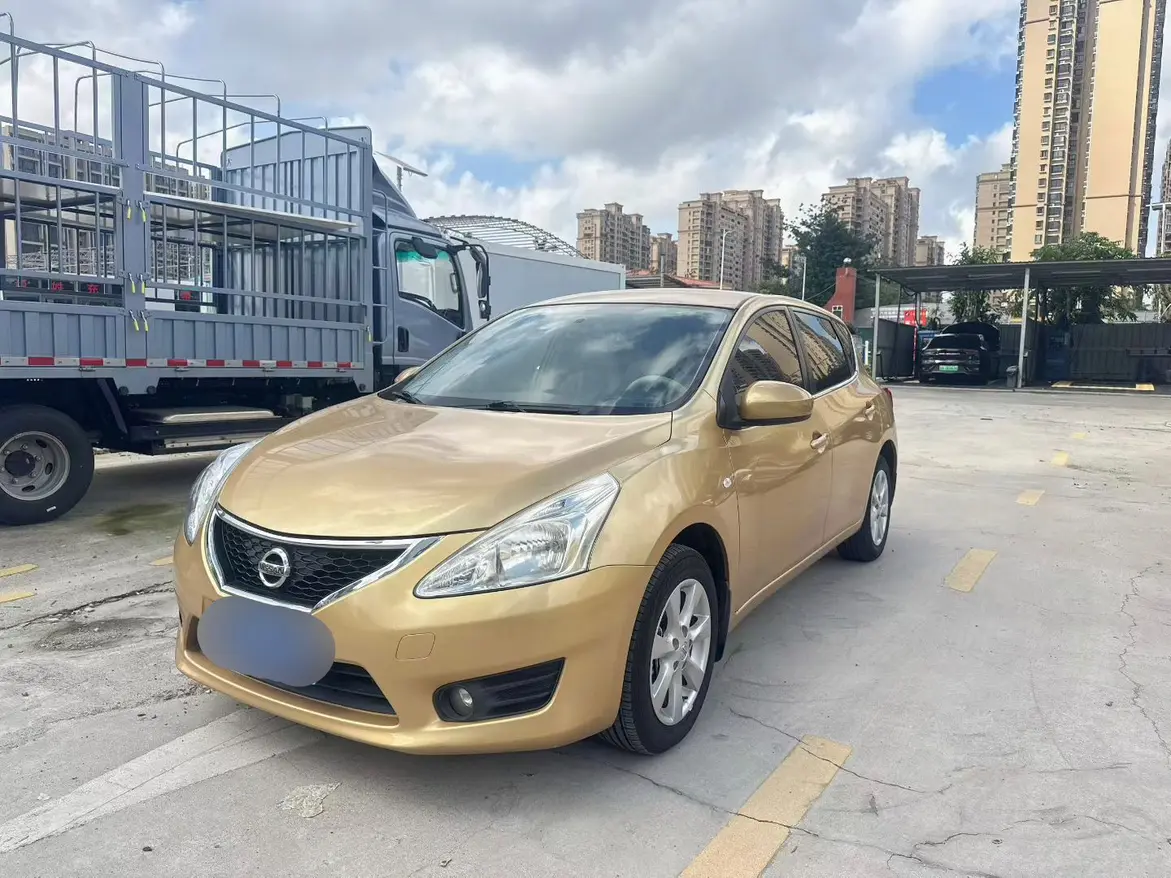 Nissan Tiida  из Китая