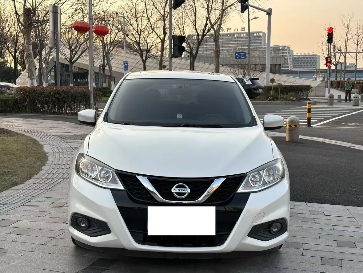Nissan Tiida  из Китая