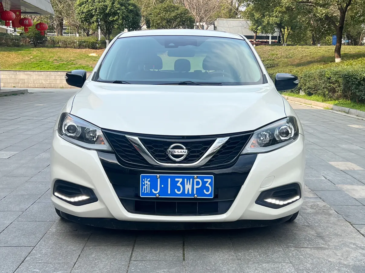 Nissan Tiida  из Китая