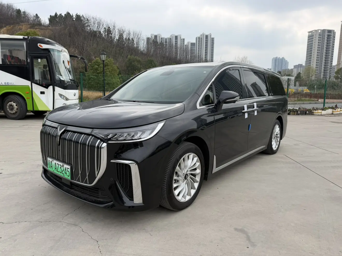 Voyah Lantu Dreamer EV  из Китая