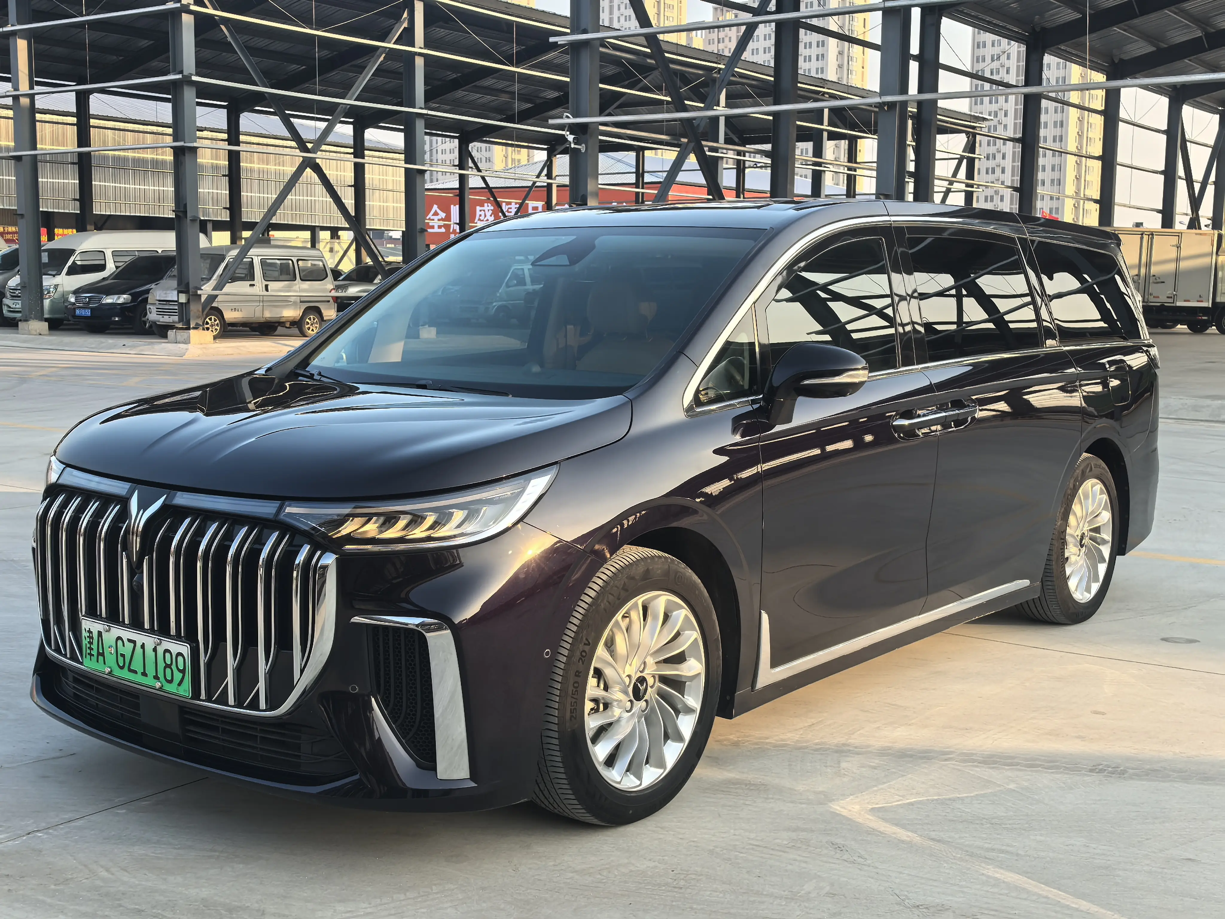 Voyah Lantu Dreamer PHEV  из Китая