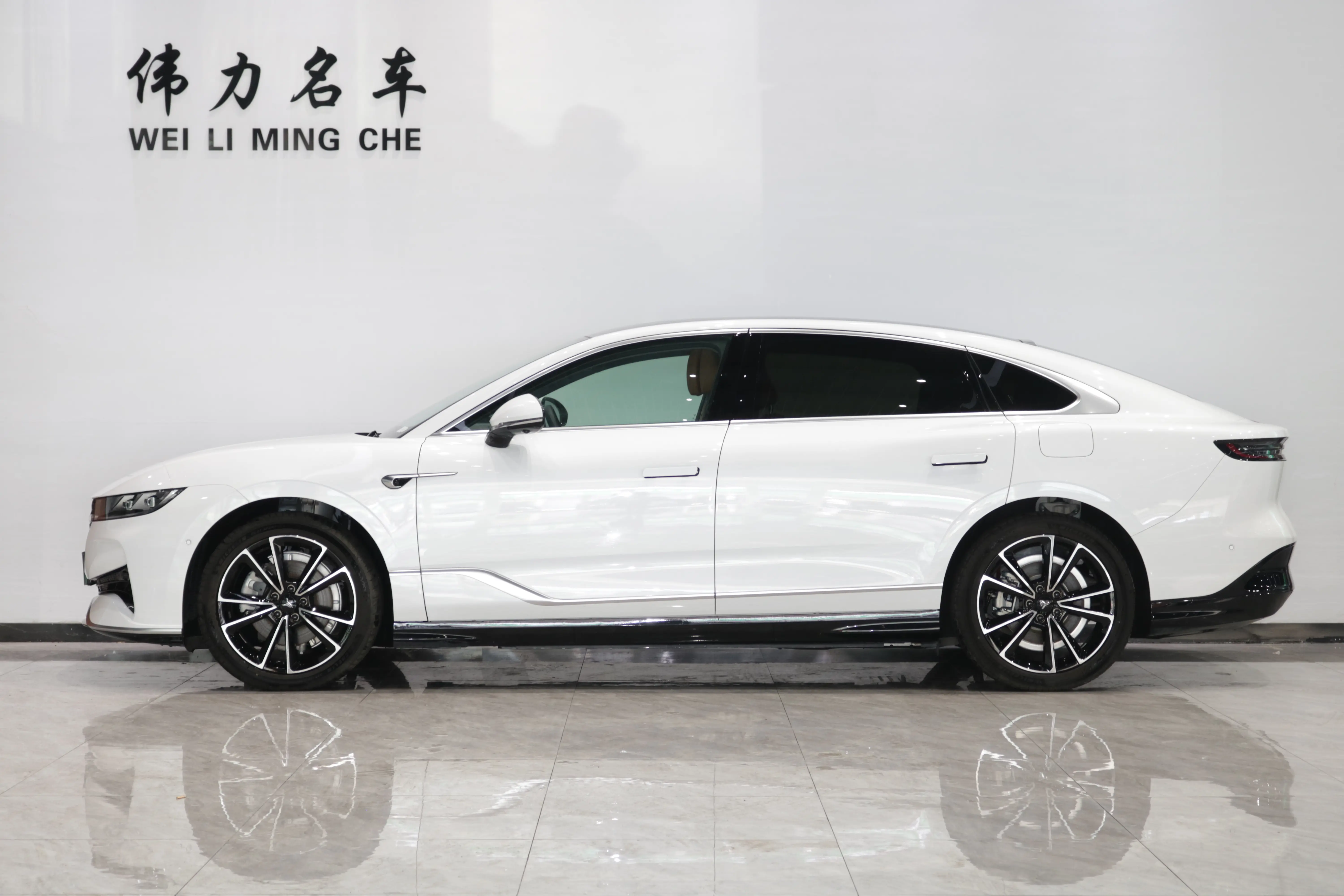 Voyah Passion PHEV  из Китая