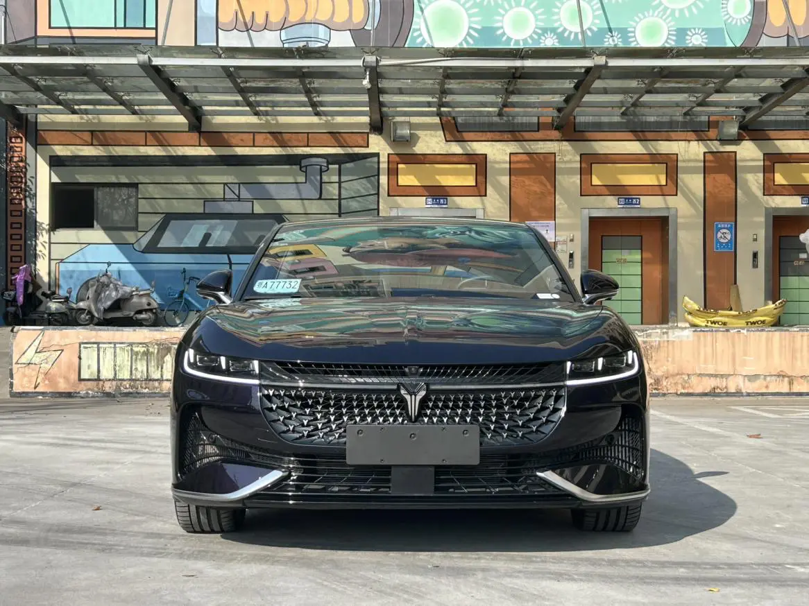 Voyah Passion PHEV  из Китая