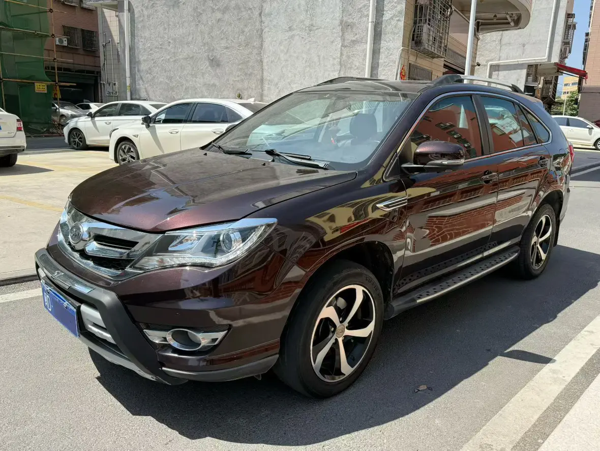 BYD S7  из Китая