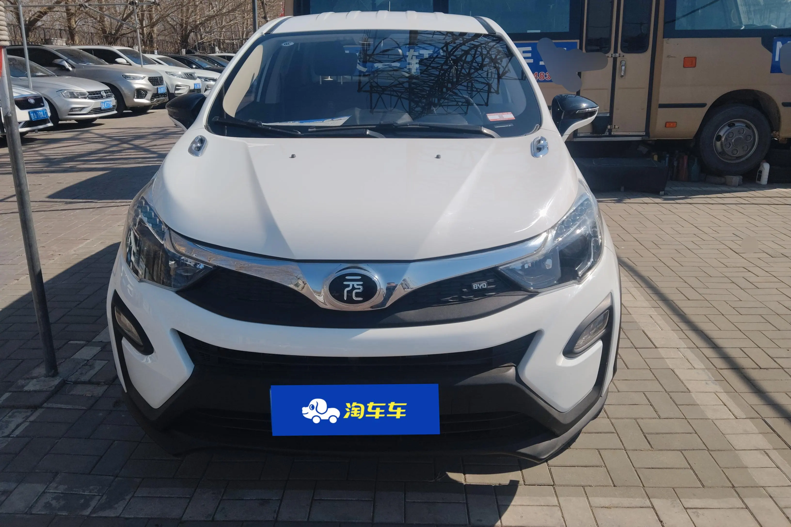 BYD Yuan  из Китая