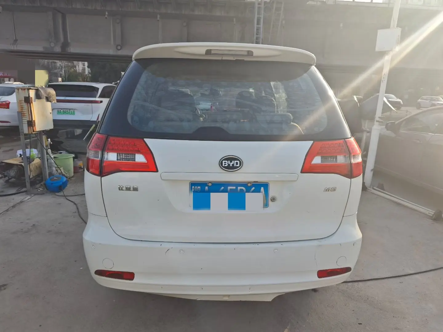 BYD M6  из Китая