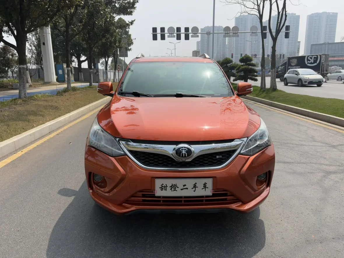 BYD Song  из Китая