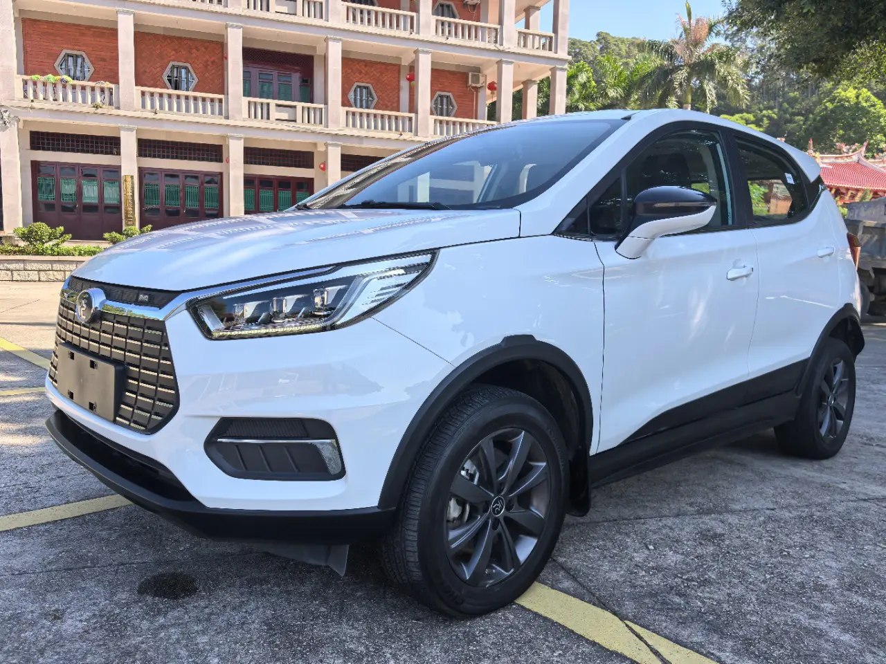 BYD Yuan EV  из Китая