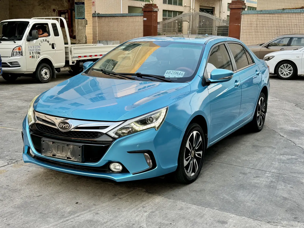 BYD Qin DM  из Китая