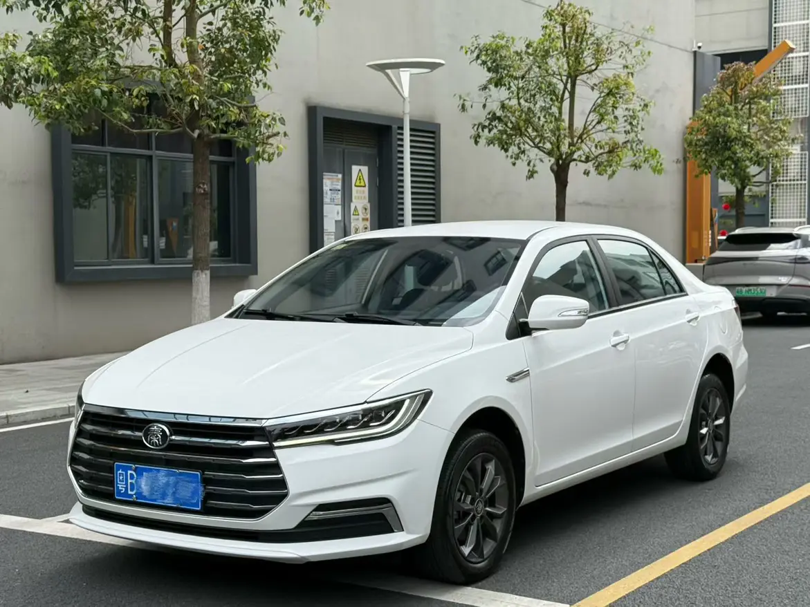 BYD Qin  из Китая