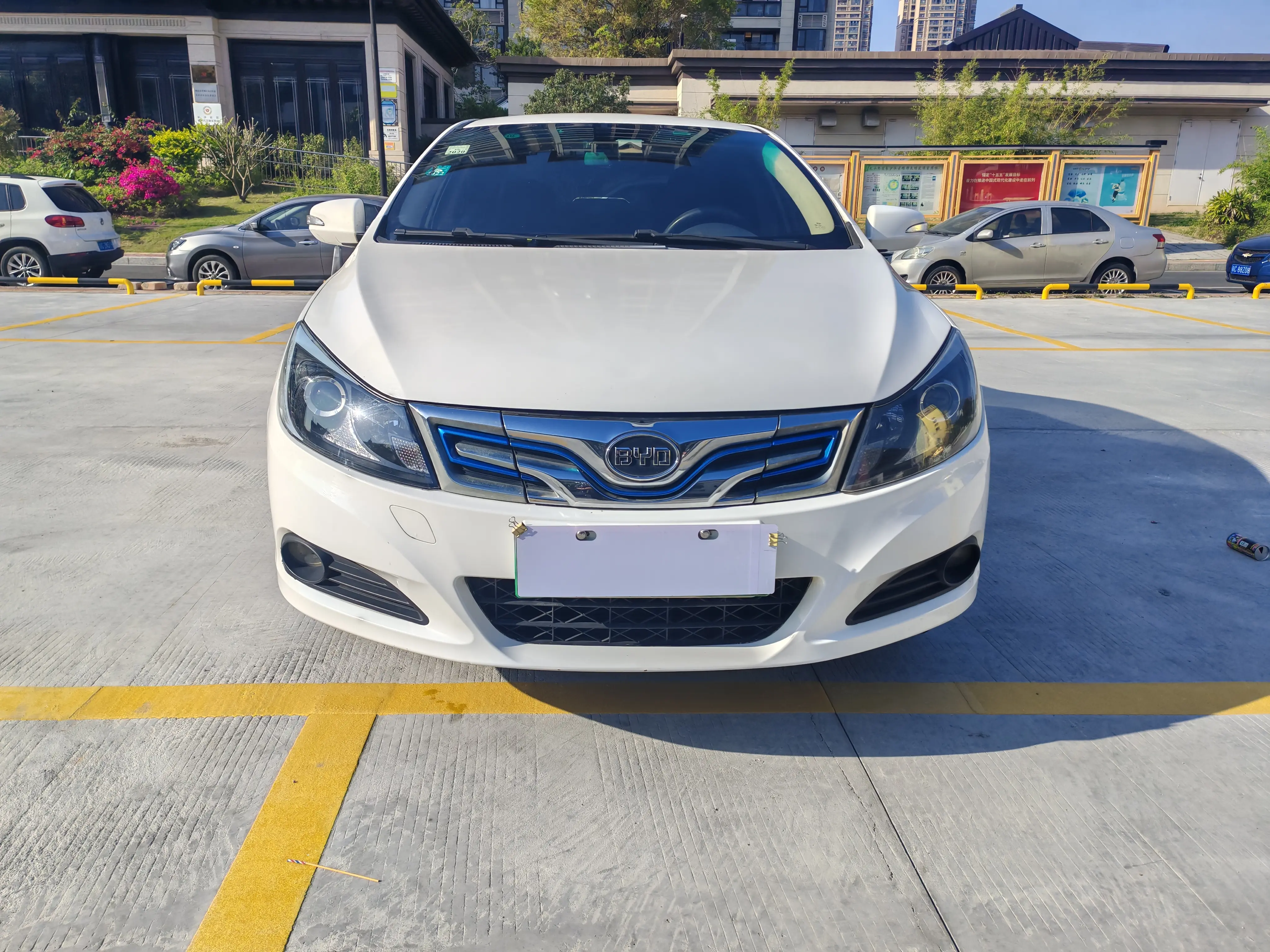 BYD e5  из Китая