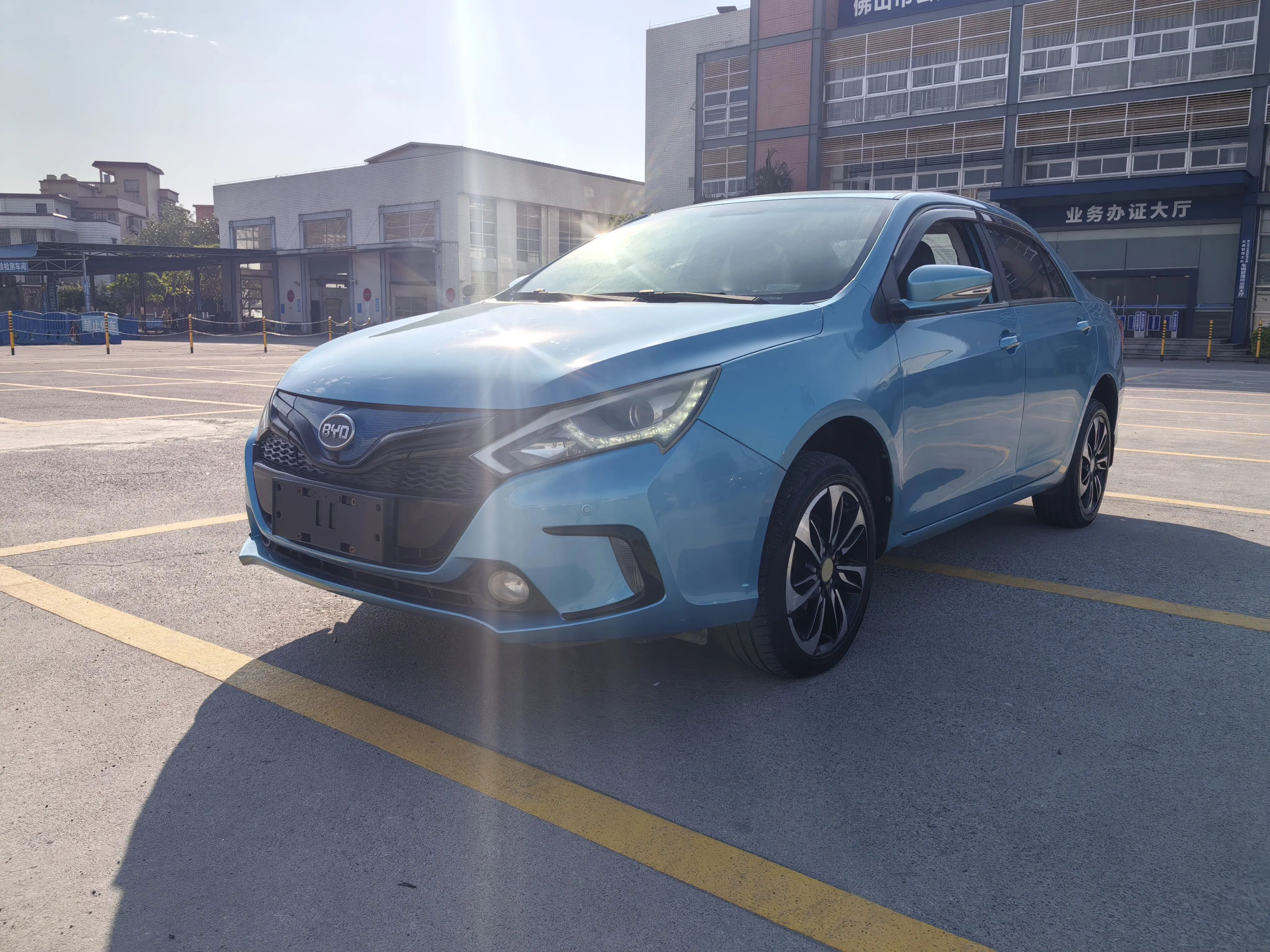 BYD QinEV  из Китая