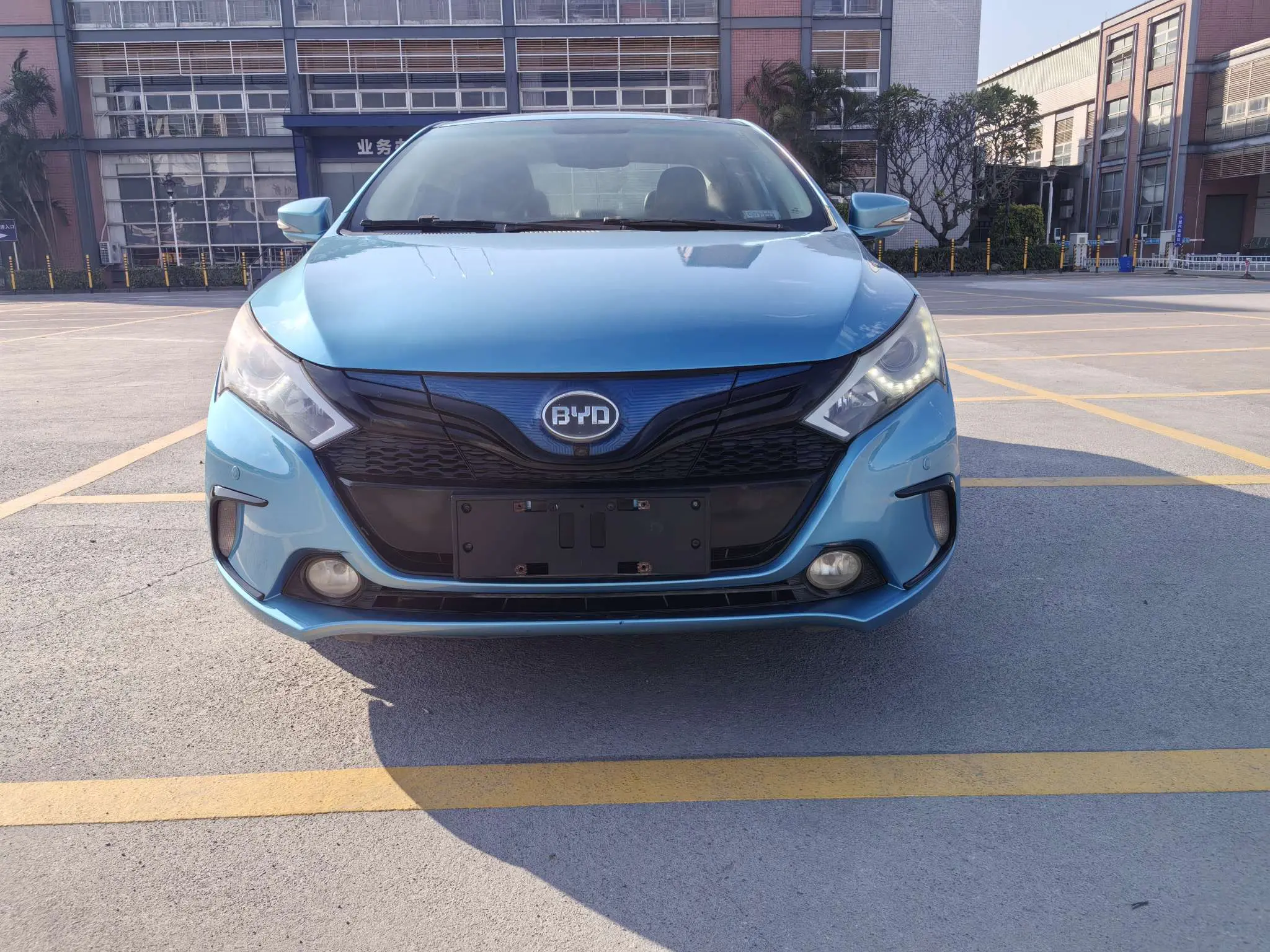 BYD QinEV  из Китая