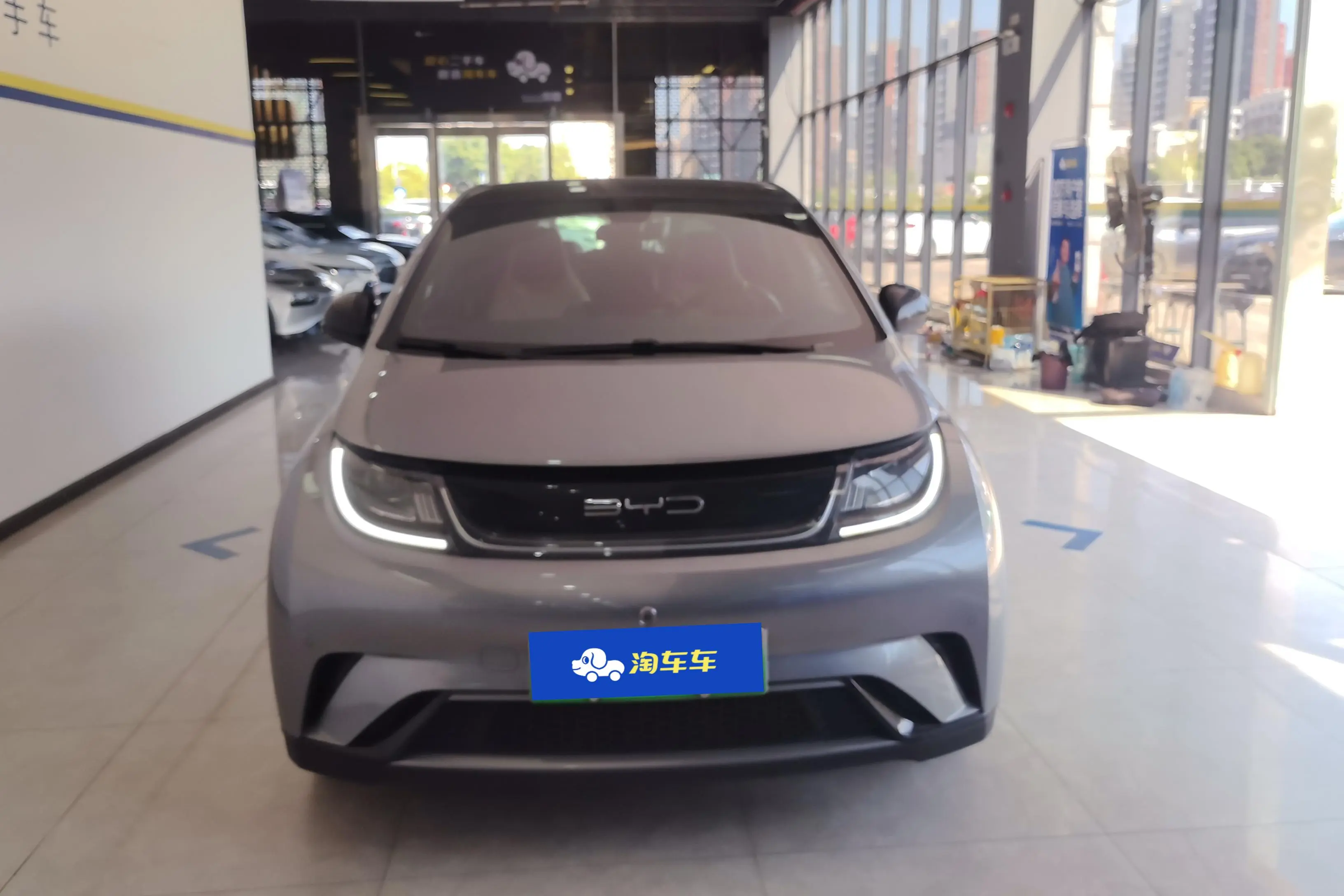 BYD Dolphin  из Китая