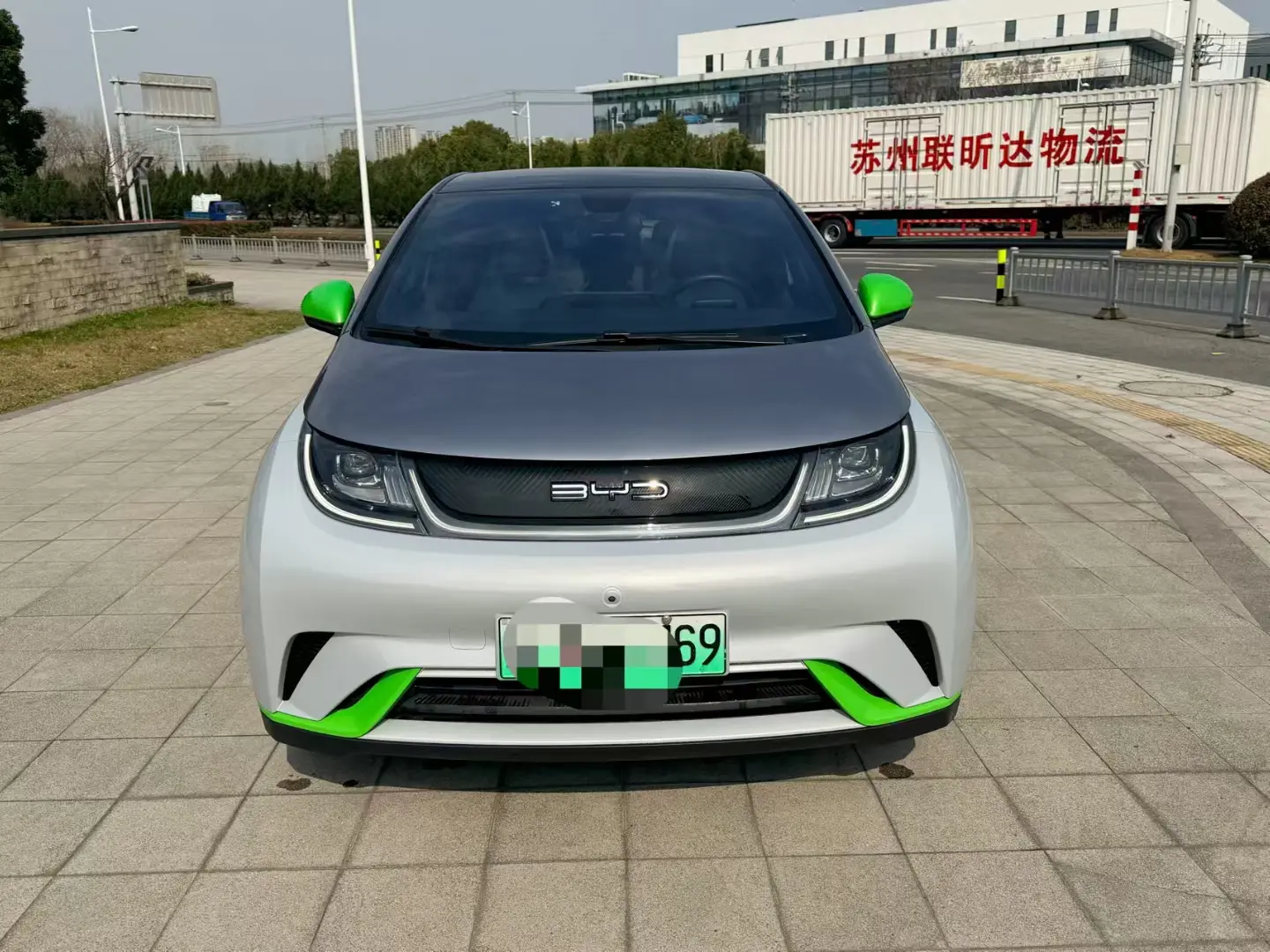 BYD Dolphin  из Китая