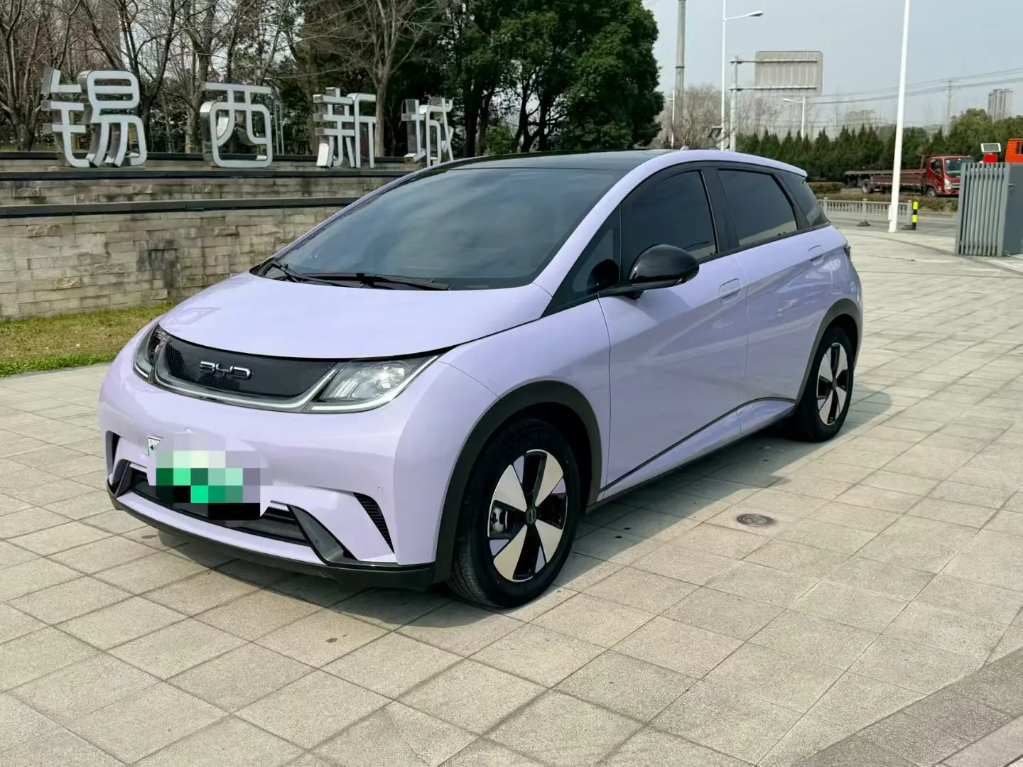 BYD Dolphin  из Китая